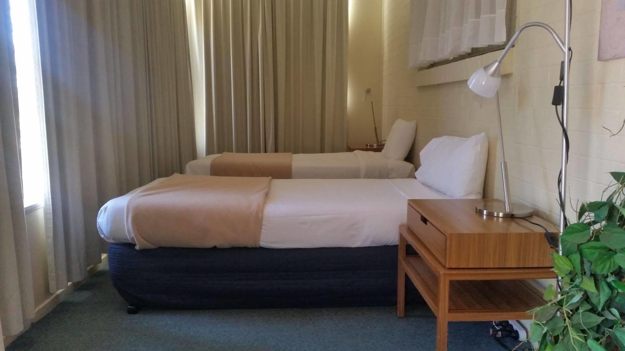 Clifford Park Motor Inn Toowoomba Extérieur photo